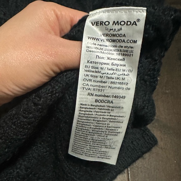 Vera Moda Cowlneck Knit Turtleneck - Black - Size Medium - Picture 3 of 4